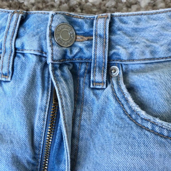 Garage Light Wash High Waist Mom Jean Shorts Sz 3 - Picture 6 of 11
